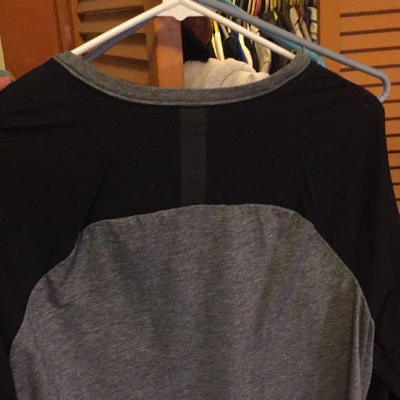 Nike top used - Picture 3 of 4